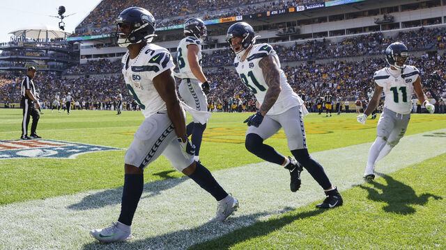 PITTSBURGH, PENNSYLVANIA - SEPTEMBER 14: Kenneth Walker III #9 of the Seattle Seahawks celebrates a fourth quarter touchdown against the Pittsburgh Steelers at Acrisure Stadium on September 14, 2025 in Pittsburgh, Pennsylvania.