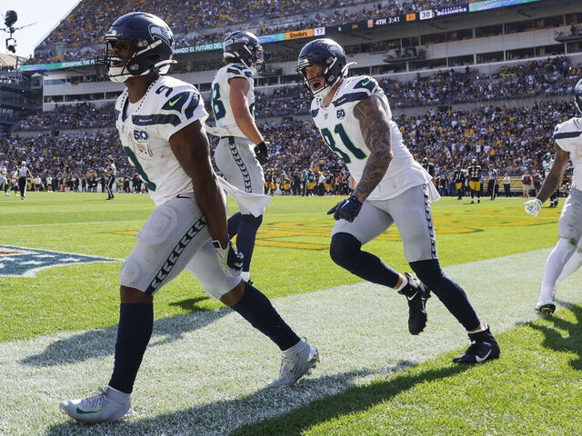 PITTSBURGH, PENNSYLVANIA - SEPTEMBER 14: Kenneth Walker III #9 of the Seattle Seahawks celebrates a fourth quarter touchdown against the Pittsburgh Steelers at Acrisure Stadium on September 14, 2025 in Pittsburgh, Pennsylvania.