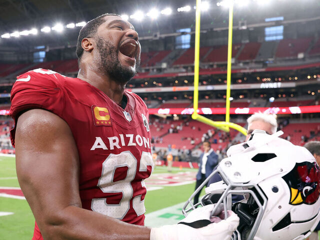 GLENDALE, ARIZONA - SEPTEMBER 14: Calais Campbell #93 of the Arizona Cardinals celebrates after beating the Carolina Panthers 27-22 at State Farm Stadium on September 14, 2025 in Glendale, Arizona.