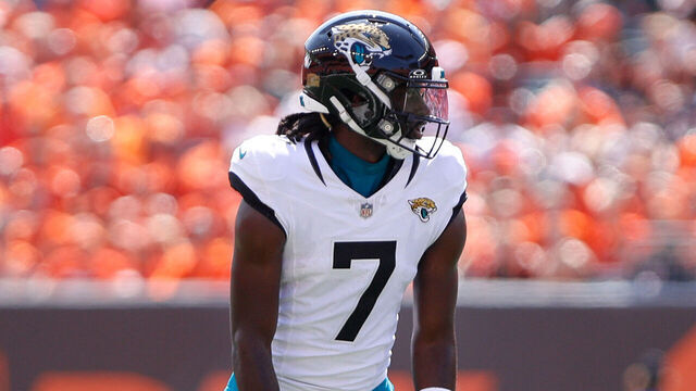 CINCINNATI, OH - SEPTEMBER 14: Jacksonville Jaguars wide receiver Brian Thomas Jr. (7) lines up for a play during the game against the Jacksonville Jaguars and the Cincinnati Bengals on September 14, 2025, at Paycor Stadium in Cincinnati, OH.