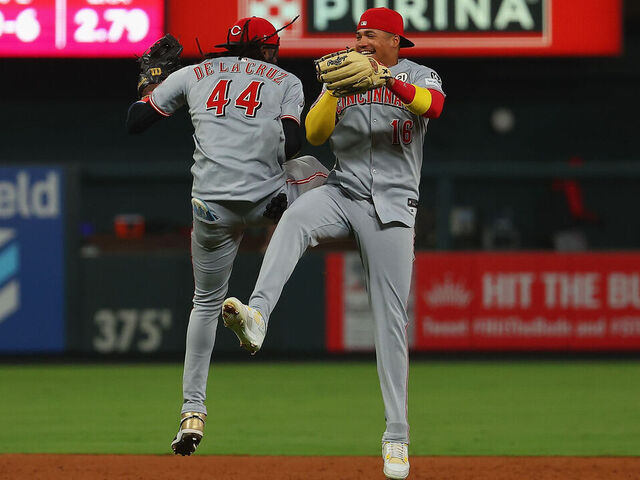 ST LOUIS, MISSOURI - SEPTEMBER 15: Noelvi Marte #16 and Elly De La Cruz #44 bth of the Cincinnati Reds celebrate an 11-6 win over the St. Louis Cardinals at Busch Stadium on September 15, 2025 in St Louis, Missouri.
