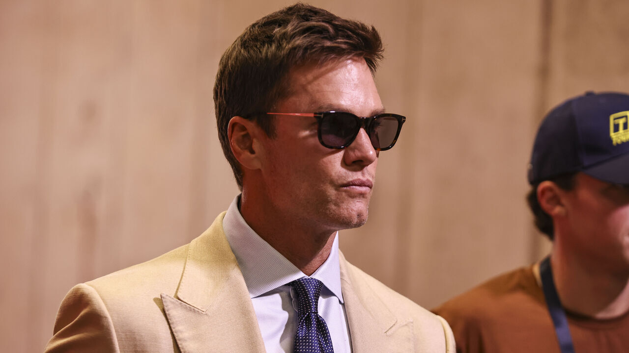 KANSAS CITY, MO - SEPTEMBER 14: Fox Sports analyst Tom Brady arrives at the stadium before an NFL game between the Philadelphia Eagles and Kansas City Chiefs on September 14, 2025 at GEHA Field at Arrowhead Stadium in Kansas City, MO.