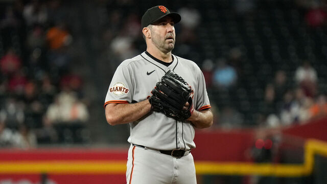 PHOENIX, AZ - SEPTEMBER 17: Justin Verlander #35 of the San Francisco Giants pitches during the game between the San Francisco Giants and the Arizona Diamondbacks at Chase Field on Wednesday, September 17, 2025 in Phoenix, Arizona.