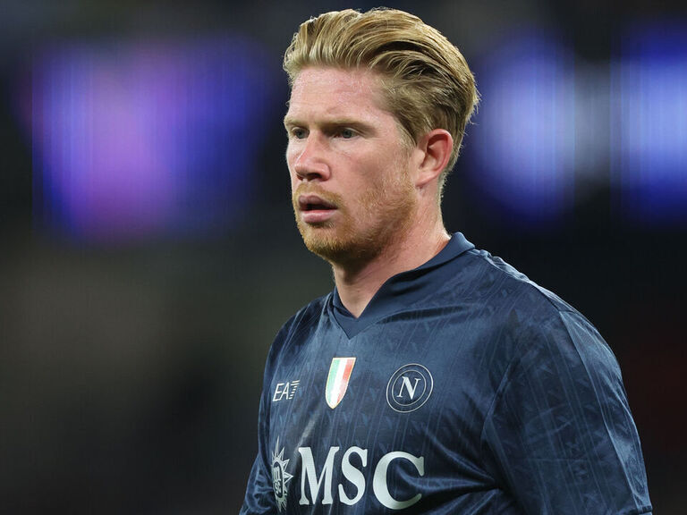 Conte 'sorry' after red card forces early KDB sub in Man City return Conte 'sorry' after red card forces early KDB sub in Man City return