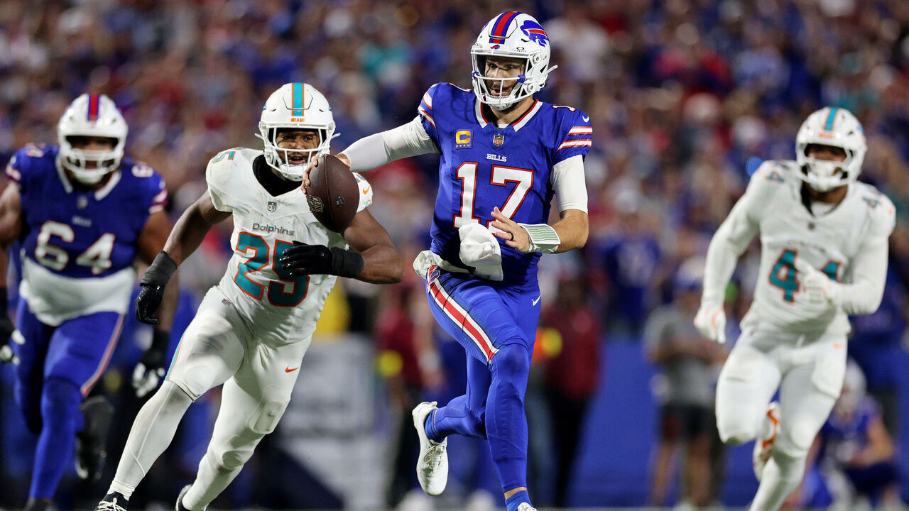 ORCHARD PARK, NEW YORK - SEPTEMBER 18: Josh Allen #17 of the Buffalo Bills runs with the ball in the second half of the game against the Miami Dolphins at Highmark Stadium on September 18, 2025 in Orchard Park, New York.