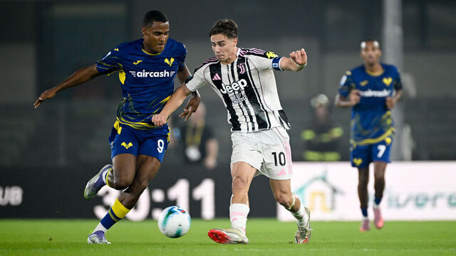 VERONA, ITALY - SEPTEMBER 20: Kenan Yildiz of Juventus during the Serie A match between Hellas Verona FC and Juventus FC at Stadio Marcantonio Bentegodi on September 20, 2025 in Verona, Italy.