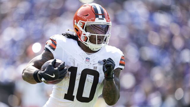BALTIMORE, MARYLAND - SEPTEMBER 14: Quinshon Judkins #10 of the Cleveland Browns runs with the ball during an NFL football game against the Baltimore Ravens at M&T Bank Stadium on September 14, 2025 in Baltimore, Maryland.