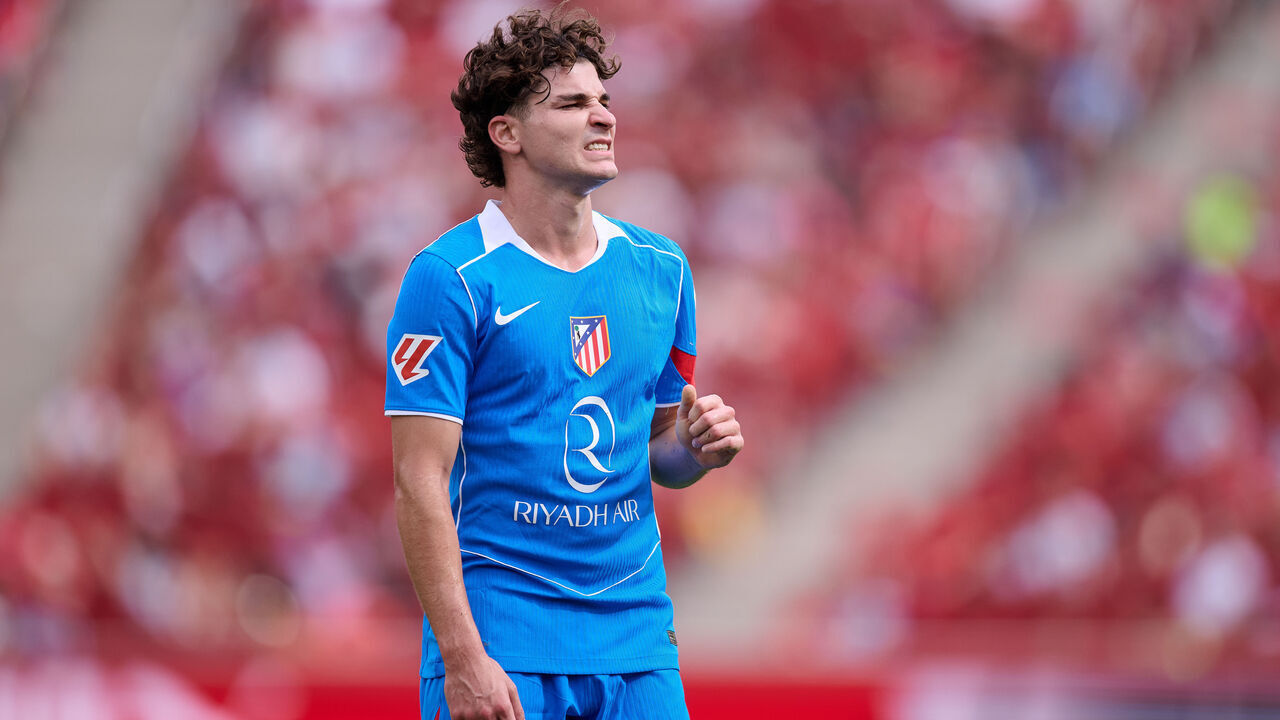 MALLORCA, SPAIN - SEPTEMBER 21: Julian Alvarez of Atletico de Madrid reacts during the LaLiga EA Sports match between RCD Mallorca and Atlético de Madrid at Estadio de Son Moix on September 21, 2025 in Mallorca, Spain.