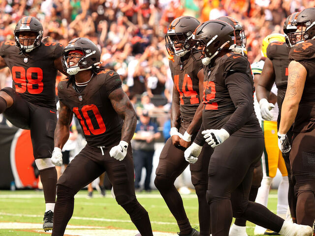 CLEVELAND, OHIO - SEPTEMBER 21: Quinshon Judkins #10 of the Cleveland Browns celebrates with teammates after scoring a touchdown against the Green Bay Packers during the fourth quarter at Huntington Bank Field on September 21, 2025 in Cleveland, Ohio.