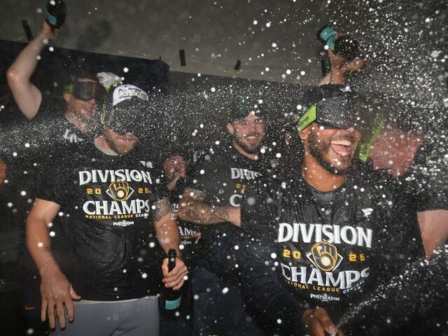 Brewers win 4th NL Central title in last 5 seasons