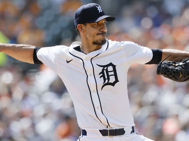 DETROIT, MI - SEPTEMBER 7: Charlie Morton #50 of the Detroit Tigers pitches against the Chicago White Sox during the second inning at Comerica Park on September 7, 2025 in Detroit, Michigan.