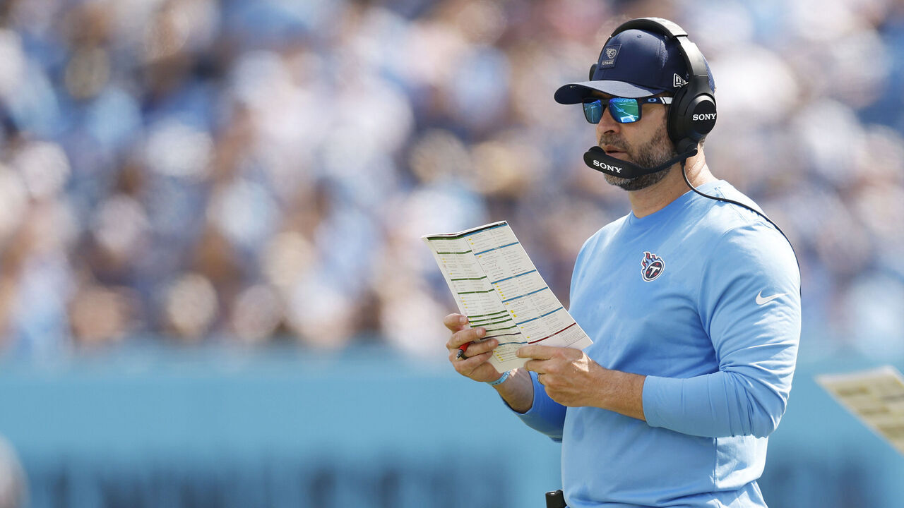 NASHVILLE, TENNESSEE - SEPTEMBER 21: Head Coach Brian Callahan of the Tennessee Titans looks on during the third quarter of the NFL 2025 game against the Indianapolis Colts at Nissan Stadium on September 21, 2025 in Nashville, Tennessee.