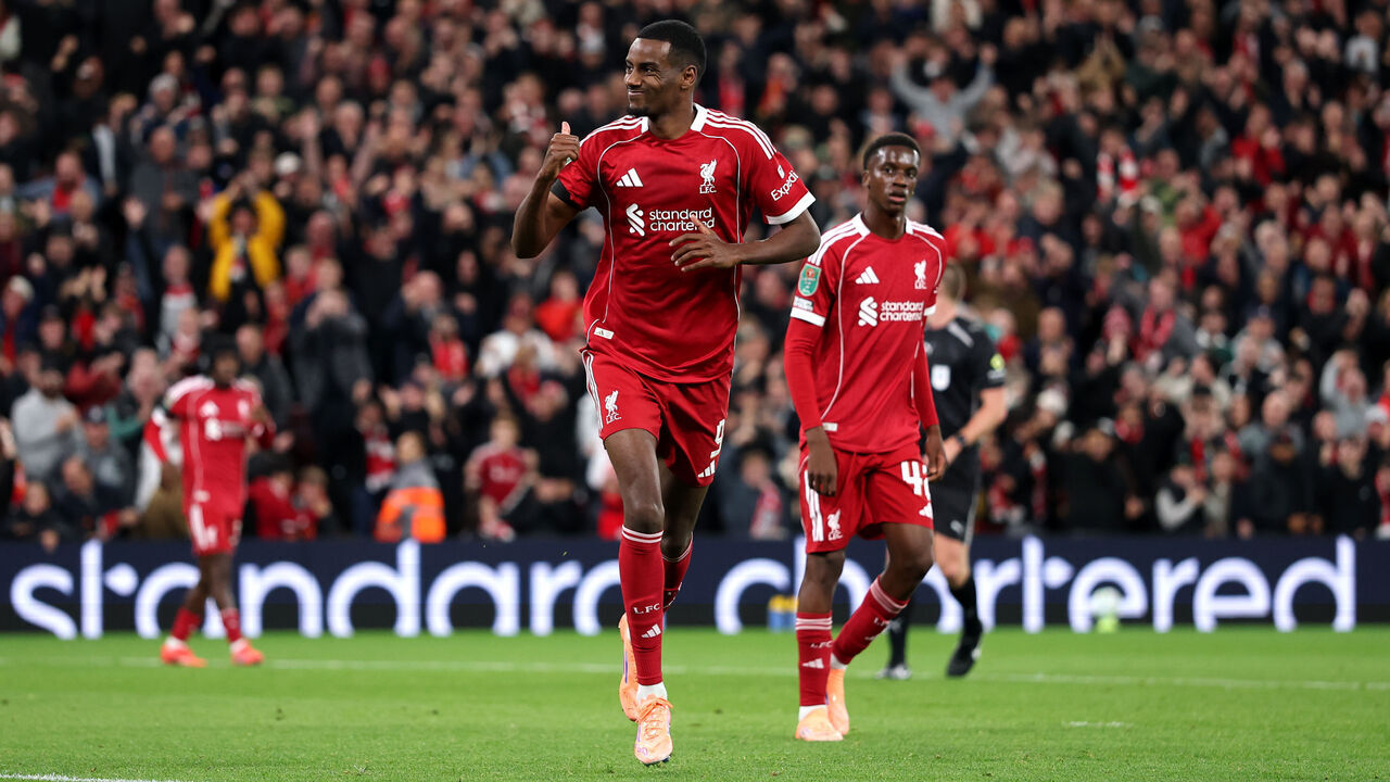 LIVERPOOL, ENGLAND - SEPTEMBER 23: Alexander Isak of Liverpool celebrates scoring his team's first goal during the Carabao Cup Third Round match between Liverpool and Southampton at Anfield on September 23, 2025 in Liverpool, England.