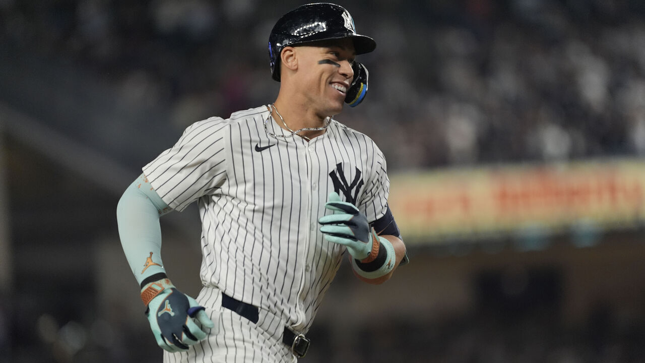 BRONX, NY - SEPTEMBER 24: New York Yankees Right Fielder Aaron Judge (99) rounds the bases after hitting a three run home run during the second inning of a Major League Baseball game between the Chicago White Sox and the New York Yankees on September 24, 2025, at Yankee Stadium in the Bronx, NY.