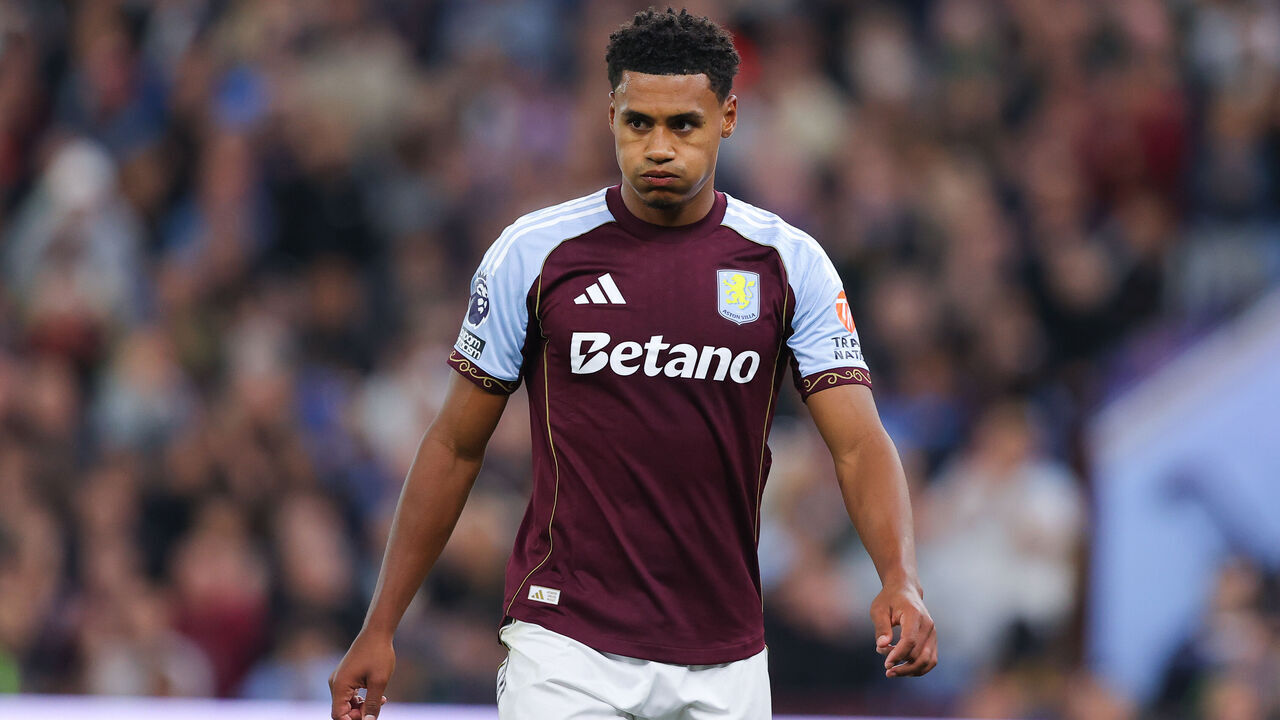 BIRMINGHAM, ENGLAND - AUGUST 31: Ollie Watkins of Aston Villa reacts after a missed chance during the Premier League match between Aston Villa and Crystal Palace at Villa Park on August 31, 2025 in Birmingham, England.