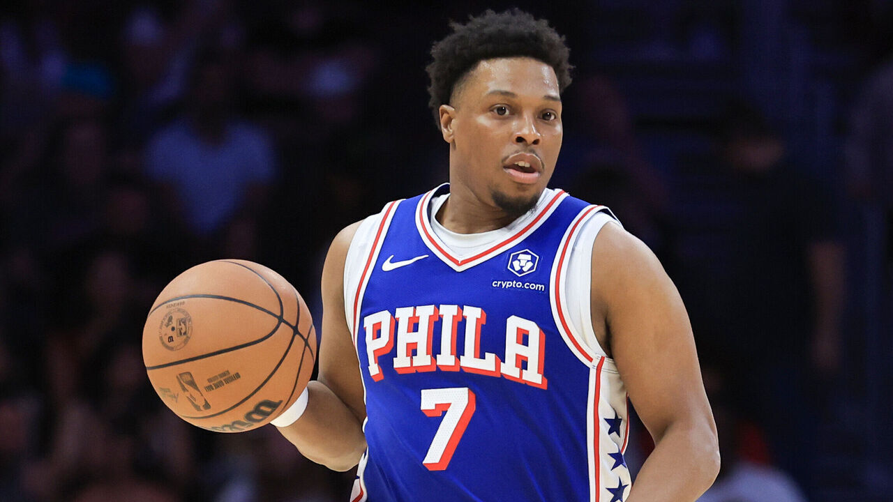MIAMI, FLORIDA - APRIL 07: Kyle Lowry #7 of the Philadelphia 76ers dribbles the ball against the Miami Heat during the first quarter at Kaseya Center on April 07, 2025 in Miami, Florida.