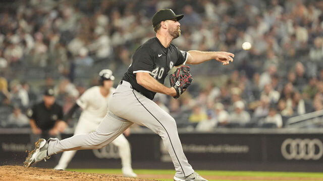 BRONX, NY - SEPTEMBER 25: Chicago White Sox Pitcher Tyler Gilbert (40) delivers a pitch during the fifth inning of a Major League Baseball game between the Chicago White Sox and the New York Yankees on September 25, 2025, at Yankee Stadium in the Bronx, NY.