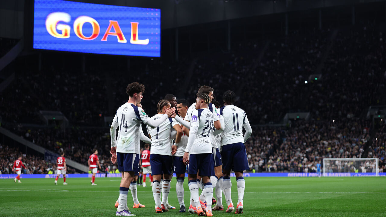 LONDON, ENGLAND - SEPTEMBER 24: A general view of as Tottenham Hotspur players celebrate the second goal during the Carabao Cup Third Round match between Tottenham Hotspur and Doncaster Rovers at Tottenham Hotspur Stadium on September 24, 2025 in London, England.