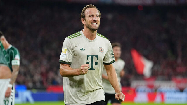 Harry Kane (Bayern Munich) gestures during the 1.Bundesliga match between FC Bayern München and Werder Bremen at Allianz arena, Munich, Germany on September 26, 2025.