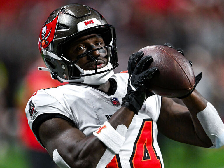 Report: Bucs' Godwin, Wirfs expected to play vs. Eagles