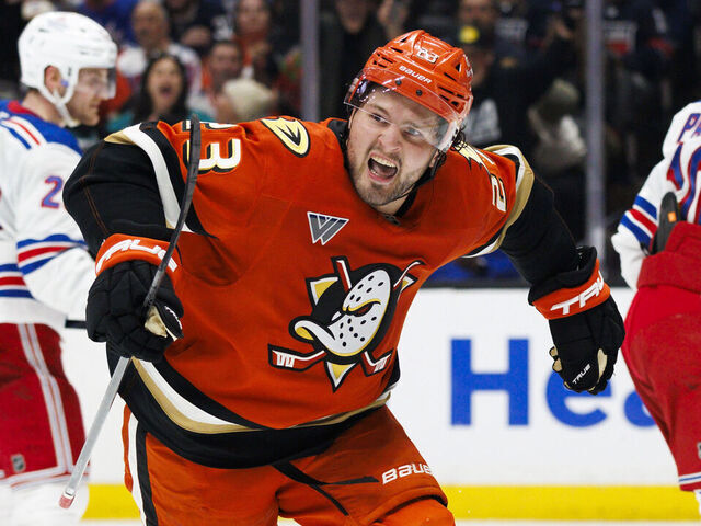 Report: Rangers, Blues pursue McTavish trade