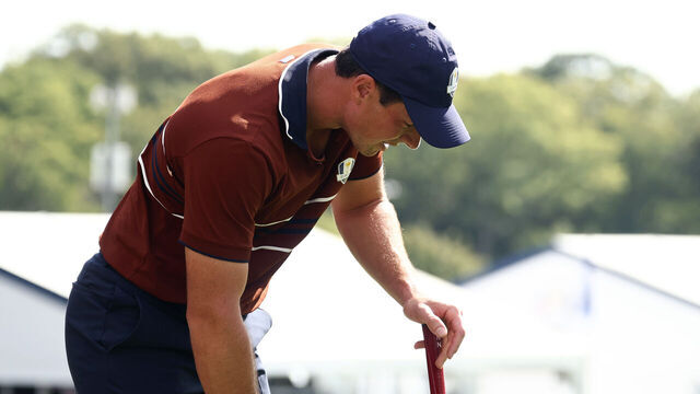 FARMINGDALE, NEW YORK - SEPTEMBER 27: Viktor Hovland of Team Europe reacts to a putt on the 15th hole during the Saturday morning foursomes matches of the 2025 Ryder Cup at Black Course at Bethpage State Park Golf Course on September 27, 2025 in Farmingdale, New York.