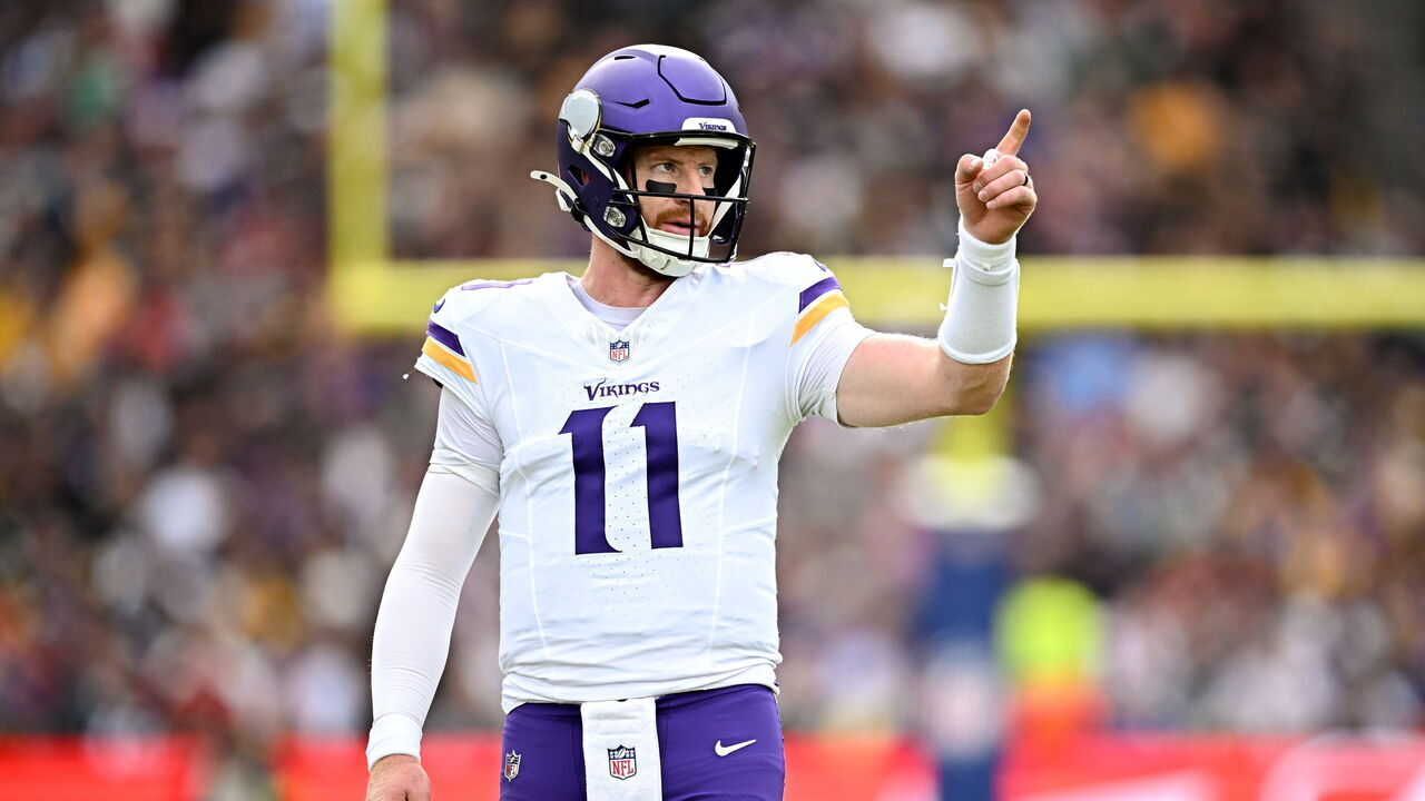 Dublin , Ireland - 28 September 2025; Minnesota Vikings quarterback Carson Wentz #11 of Minnesota Vikings during the 2025 NFL International Game between the Pittsburgh Steelers and the Minnesota Vikings at Croke Park in Dublin.