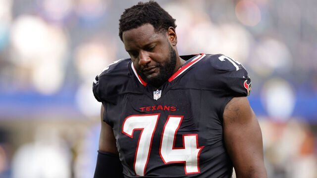 INGLEWOOD, CA - SEPTEMBER 07: Houston Texans offensive tackle Cam Robinson (74) during the NFL game between the Houston Texans and the Los Angeles Rams on September 07, 2025, at SoFi Stadium in Inglewood, CA.