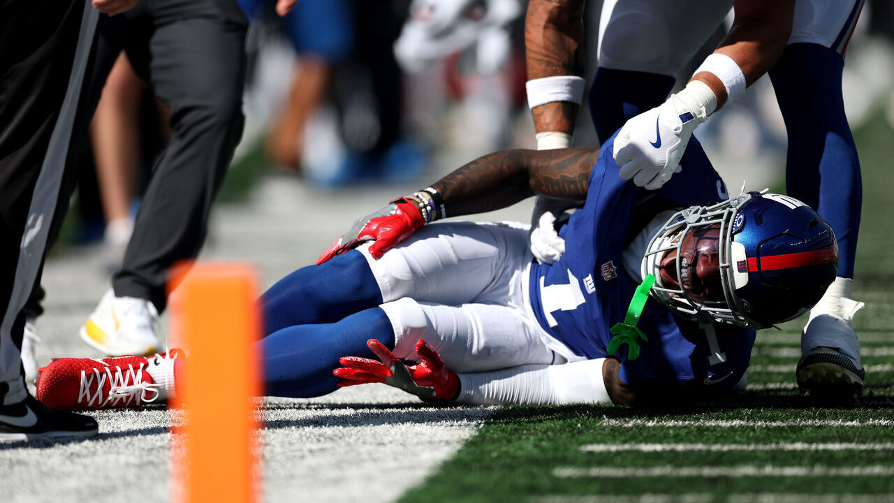 EAST RUTHERFORD, NEW JERSEY - SEPTEMBER 28: Malik Nabers #1 of the New York Giants reacts after being injured against the Los Angeles Chargers during the second quarter in the game at MetLife Stadium on September 28, 2025 in East Rutherford, New Jersey.