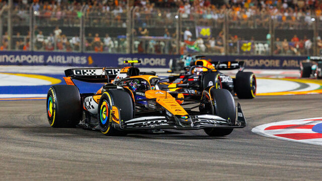 SINGAPORE - 2024/09/22: Lando Norris of Great Britain drives the (4) McLaren MCL37 during the F1 Grand Prix of Singapore at the Marina Bay Street Circuit.