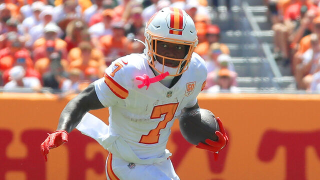 TAMPA, FL - SEPTEMBER 21: Tampa Bay Buccaneers Running Back Bucky Irving (7) carries the ball during the Regular Season game between the New York Jets and the Tampa Bay Buccaneers on September 21, 2025 at Raymond James Stadium in Tampa, Florida.
