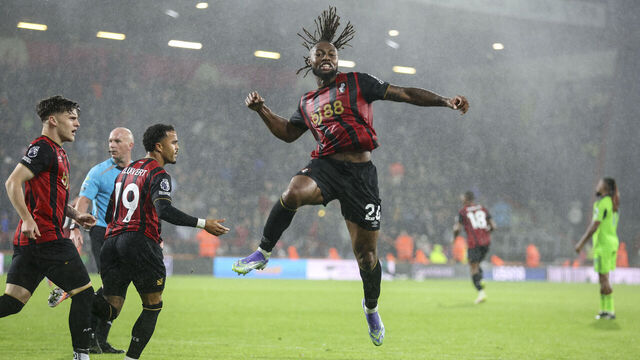 BOURNEMOUTH, ENGLAND - OCTOBER 03: Antoine Semenyo of Bournemouth celebrates after he scores a goal to make it 1-1 during the Premier League match between Bournemouth and Fulham at Vitality Stadium on October 03, 2025 in Bournemouth, England.