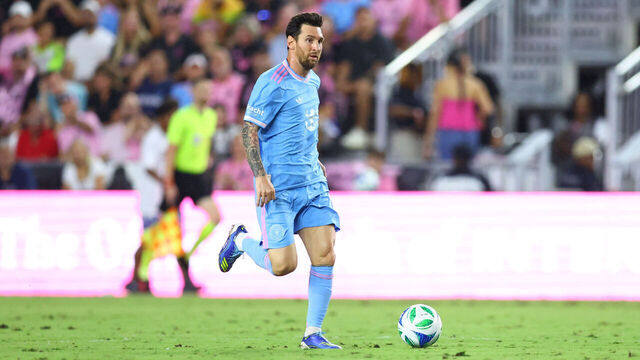 FORT LAUDERDALE, FLORIDA - OCTOBER 04: Lionel Messi #10 of Inter Miami CF runs with the ball during the MLS match between Inter Miami CF and New England Revolution at Chase Stadium on October 04, 2025 in Fort Lauderdale, Florida.