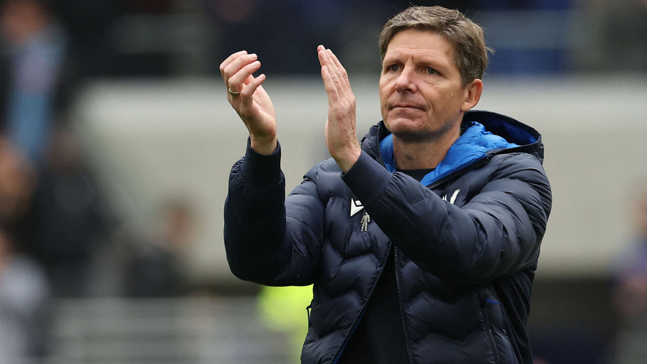 Crystal Palace's Austrian manager Oliver Glasner applauds fans on the pitch after the English Premier League football match between Everton and Crystal Palace at Hill Dickinson Stadium in Liverpool, north west England on October 5, 2025. Everton won the game 2-1.