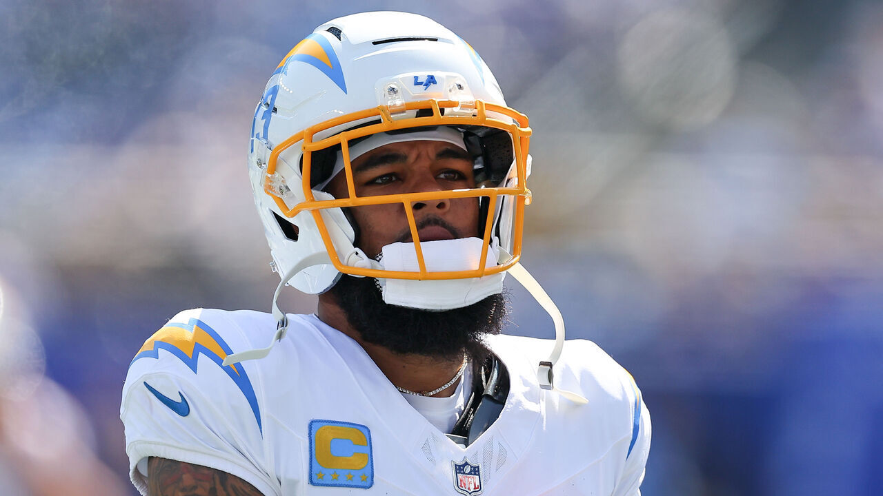 EAST RUTHERFORD, NJ - SEPTEMBER 28: Keenan Allen #13 of the Los Angeles Chargers prior to the game against the New York Giants on September 28, 2025 at MetLife Stadium in East Rutherford, New Jersey.