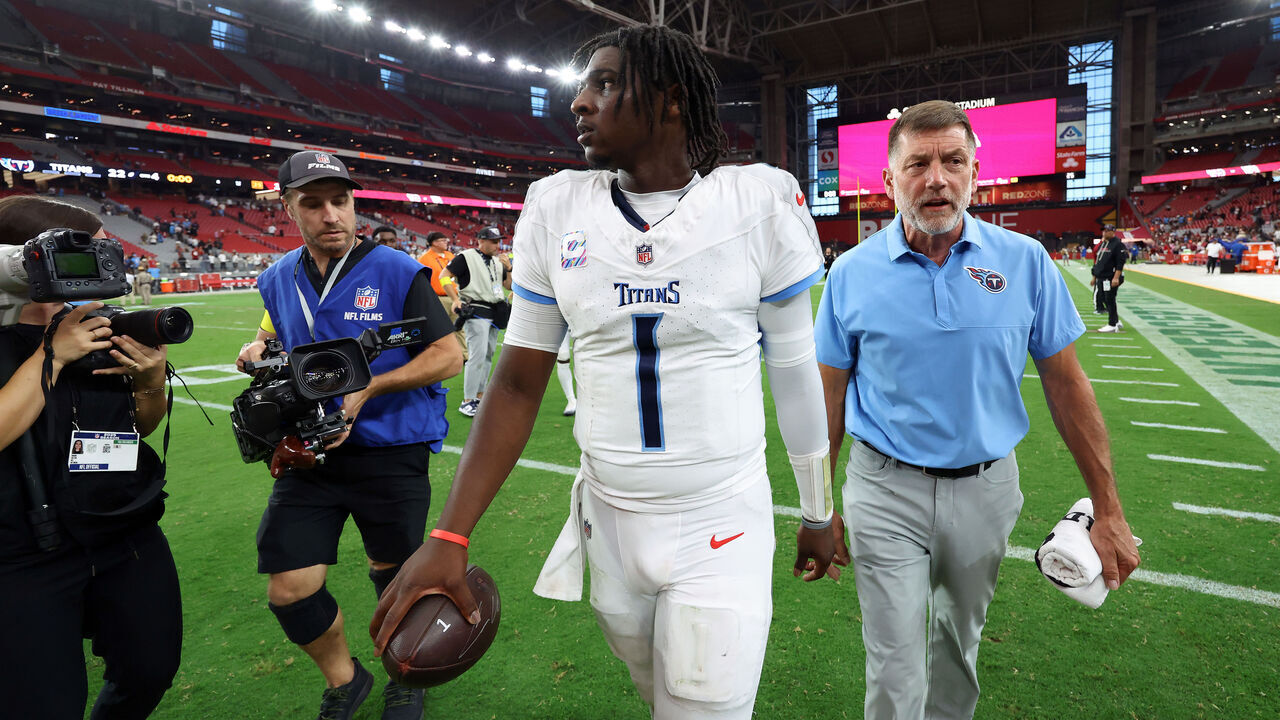 GLENDALE, ARIZONA - OCTOBER 05: Cam Ward #1 of the Tennessee Titans walks to the locker room after defeating the Arizona Cardinals 22-21 at State Farm Stadium on October 05, 2025 in Glendale, Arizona.