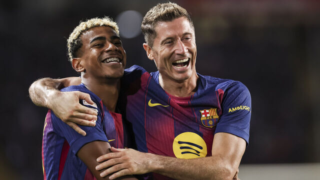 BARCELONA, SPAIN - SEPTEMBER 28: Robert Lewandowski of FC Barcelona celebrates a goal with Lamine Yamal during the Spanish league, La Liga EA Sports, football match played between FC Barcelona and Real Sociedad at Estadi Olimpic Lluis Companys on September 28, 2025 in Barcelona, Spain.
