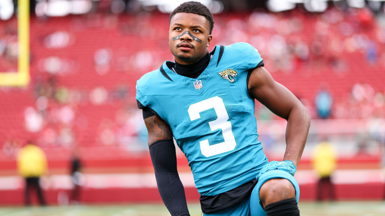 SANTA CLARA, CALIFORNIA - SEPTEMBER 28: Tyson Campbell #3 of the Jacksonville Jaguars warms up prior to the game against the San Francisco 49ers at Levi's Stadium on September 28, 2025 in Santa Clara, California.