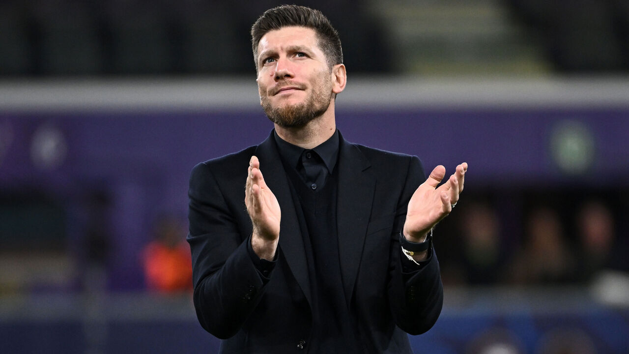 BRUSSELS, BELGIUM - OCTOBER 1: Royale Union Saint-Gilloise Head Coach Sébastien Pocognoli applauds the fans after the UEFA Champions League 2025/26 League Phase MD2 match between R. Union Saint-Gilloise and Newcastle United FC at RSC Anderlecht Stadium on October 1, 2025 in Brussels, Belgium.