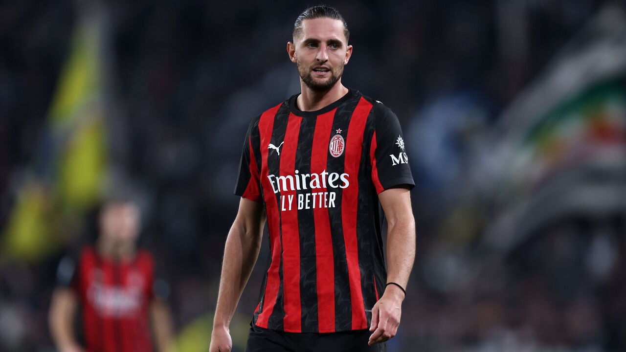 ALLIANZ STADIUM, TORINO, ITALY - 2025/10/05: Adrien Rabiot of Ac Milan looks on during the Serie A football match between Juventus Fc and Ac Milan. The match end in a tie 0-0.