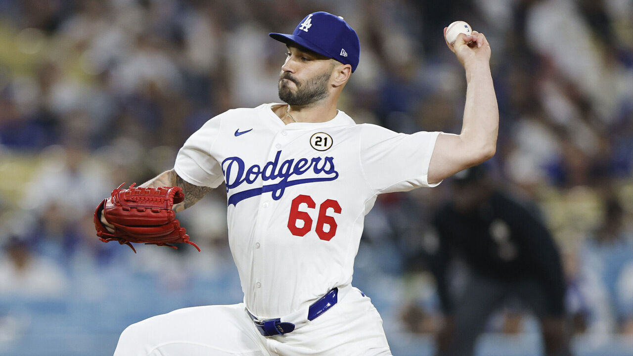 Los Angeles, CA - September 15: Los Angeles Dodgers pitcher Tanner Scott (66) pitches the top of the 9th at the game between Philadelphia Phillies and Los Angeles Dodgers at Dodger Stadium on Monday, Sept. 15, 2025 in Los Angeles, CA. (Carlin Stiehl / Los Angeles Times via Getty Images)