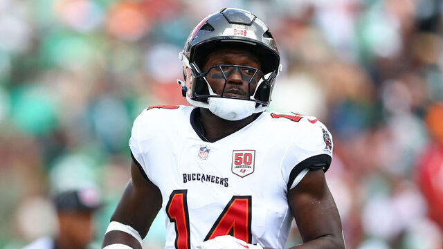 TAMPA, FLORIDA - SEPTEMBER 28: Chris Godwin Jr. #14 of the Tampa Bay Buccaneers plays against the Philadelphia Eagles during the second half of the game at Raymond James Stadium on September 28, 2025 in Tampa, Florida.