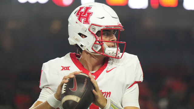 CORVALLIS, OREGON - SEPTEMBER 26: Conner Weigman #1 of the Houston Cougars warms up on the sidelines during the first half against the Oregon State Beavers at Reser Stadium on September 26, 2025 in Corvallis, Oregon.