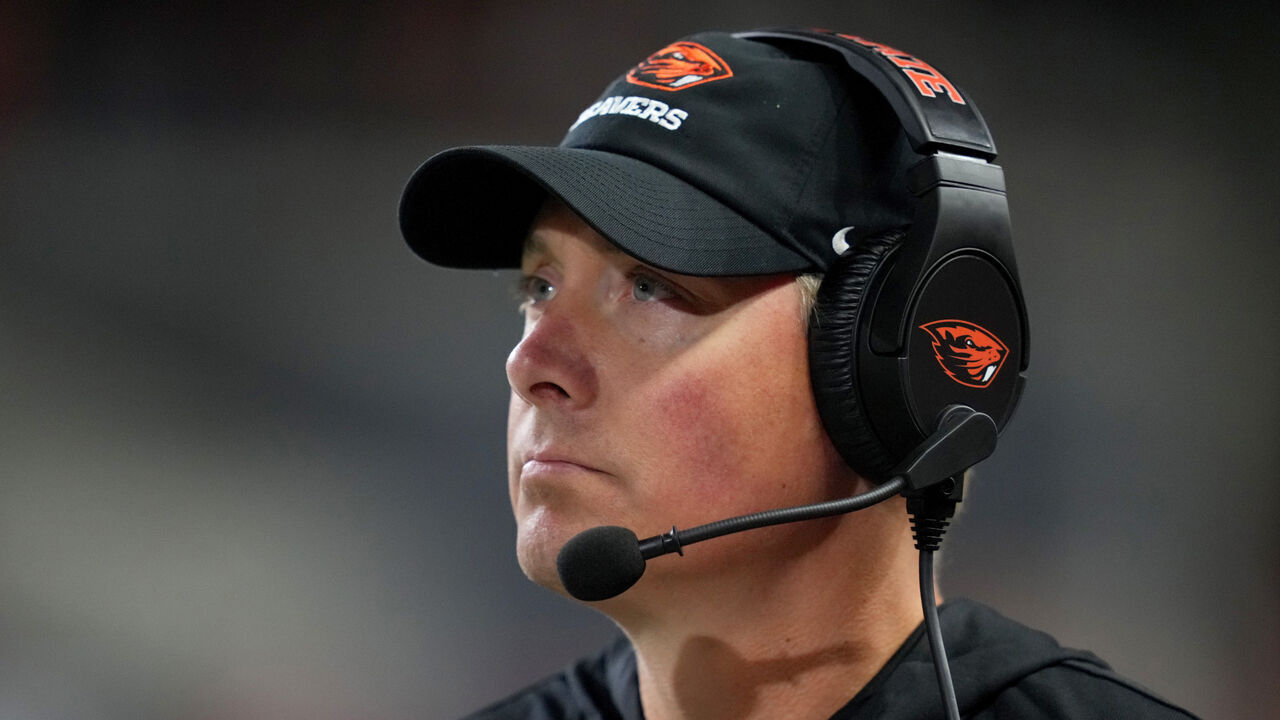 CORVALLIS, OREGON - SEPTEMBER 26: Head coach Trent Bray of the Oregon State Beavers looks onto the field during the second half against the Houston Cougars at Reser Stadium on September 26, 2025 in Corvallis, Oregon.