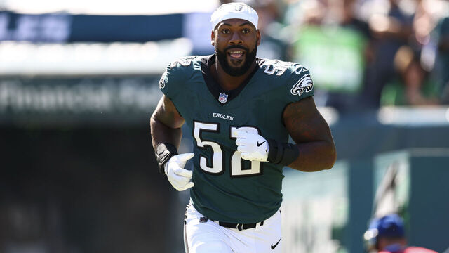 PHILADELPHIA, PENNSYLVANIA - OCTOBER 5: Za'Darius Smith #52 of the Philadelphia Eagles runs onto the field prior to an NFL football game against the Denver Broncos at Lincoln Financial Field on October 5, 2025 in Philadelphia, Pennsylvania.