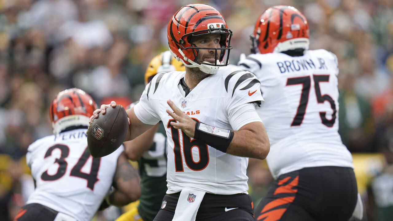 GREEN BAY, WISCONSIN - OCTOBER 12: Joe Flacco #16 of the Cincinnati Bengals looks to throw during the first half of an NFL football game against the Green Bay Packers at Lambeau Field on October 12, 2025 in Green Bay, Wisconsin.