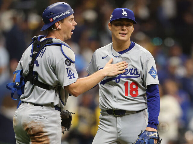 Yamamoto throws complete game as Dodgers go up 2-0 in NLCS | theScore.com