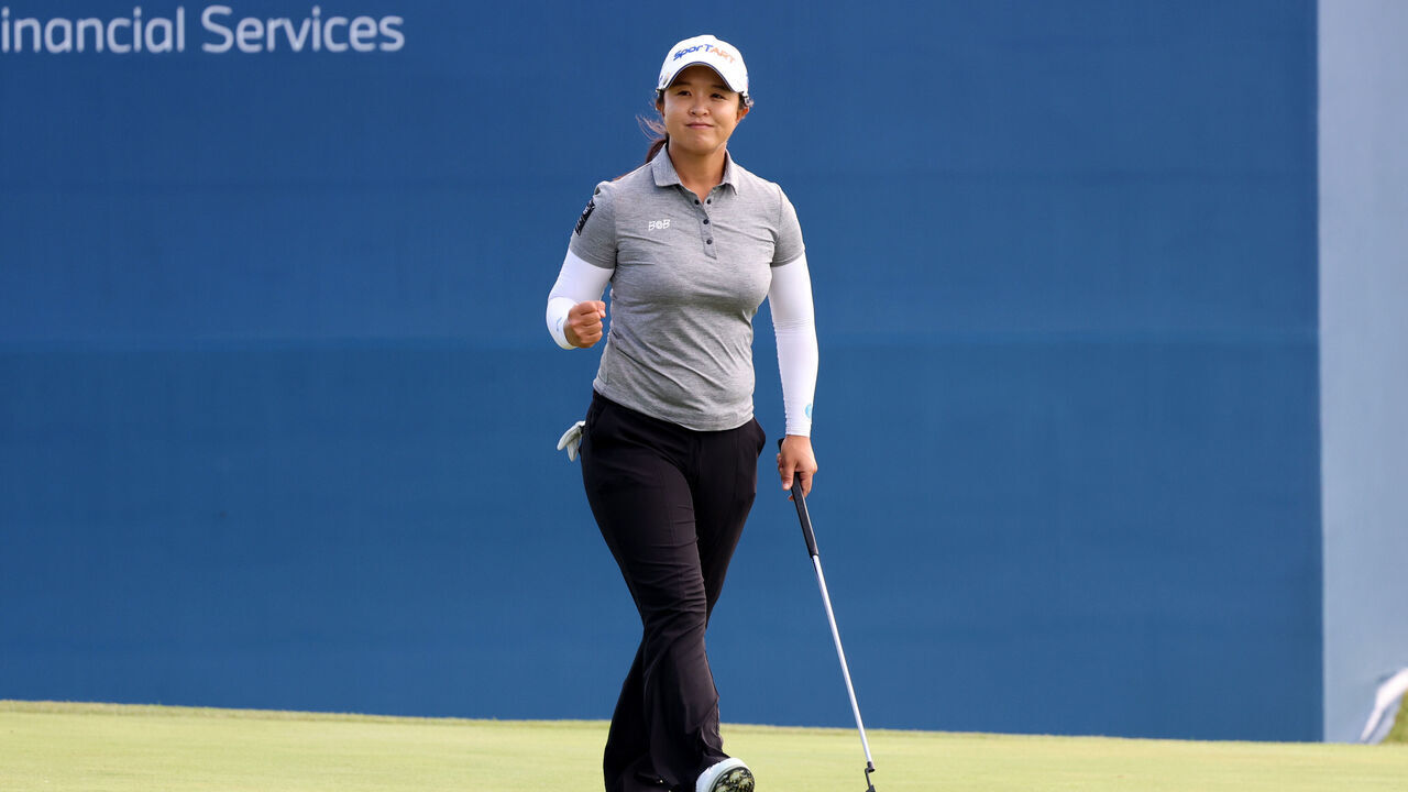 HAENAM, SOUTH KOREA - OCTOBER 16: Sei Young Kim of South Korea celebrates the birdie on the 18th green during the first round of the BMW Ladies Championship 2025 at Pine Beach Golf Links on October 16, 2025 in Haenam, South Korea.