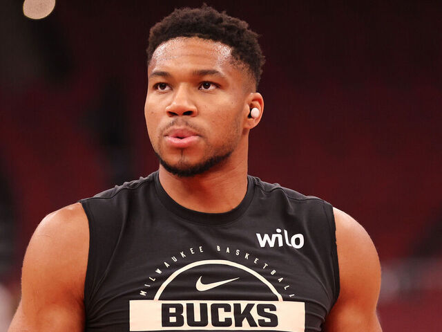 CHICAGO, ILLINOIS - OCTOBER 12: Giannis Antetokounmpo #34 of the Milwaukee Bucks warmups prior to the game against the Chicago Bulls at the United Center on October 12, 2025 in Chicago, Illinois. NOTE TO USER: User expressly acknowledges and agrees that, by downloading and/or using this Photograph, user is consenting to the terms and conditions of the Getty Images License Agreement