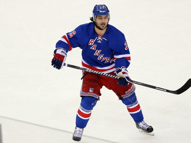 Rangers' Zuccarello left game vs. Penguins after taking puck to head